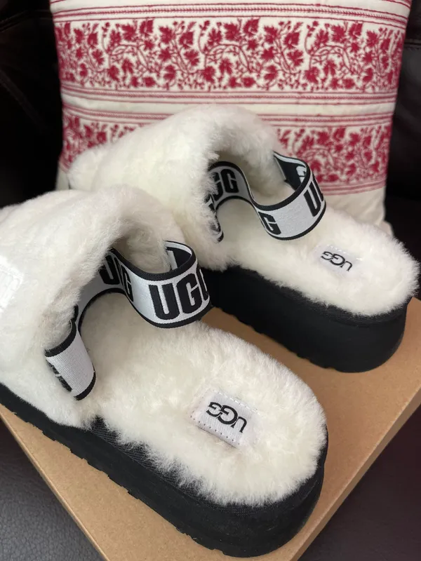 UGG Brand new Women's Disco Slide size 7 - Image 5