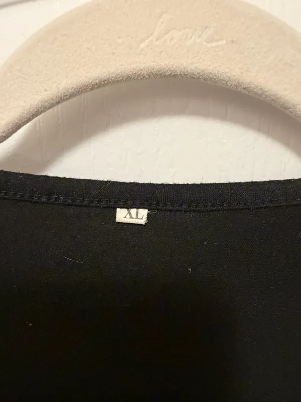 Women’s black shirt XL - Image 2