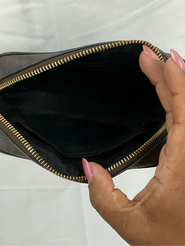 Coach Brown Signature Small Crossbody with Black Strap D17 - Image 6