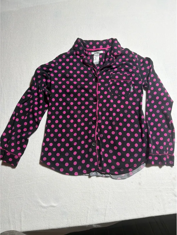 DKNY Women's Black and Pink Polka Dot Pajama Set Size Small - Image 5