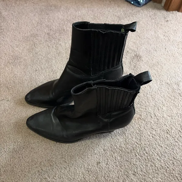 Black leather ankle boots with pointed toe and elastic side panels #boots #pointed Size 8 - Image 2