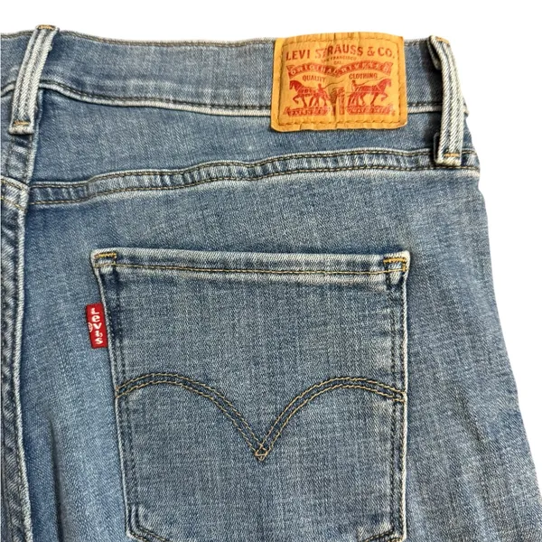 Levi’s Women’s‎ Midrise 9” inseam Denim Jeans Shorts Sz 31 - Image 5