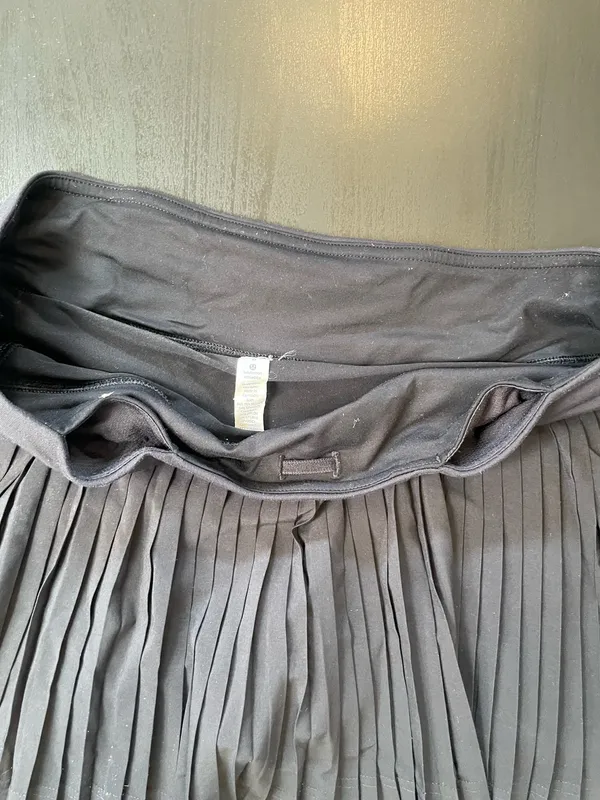 lululemon athletica Black Pleated Skirt with Hidden Zip Pocket - Image 6