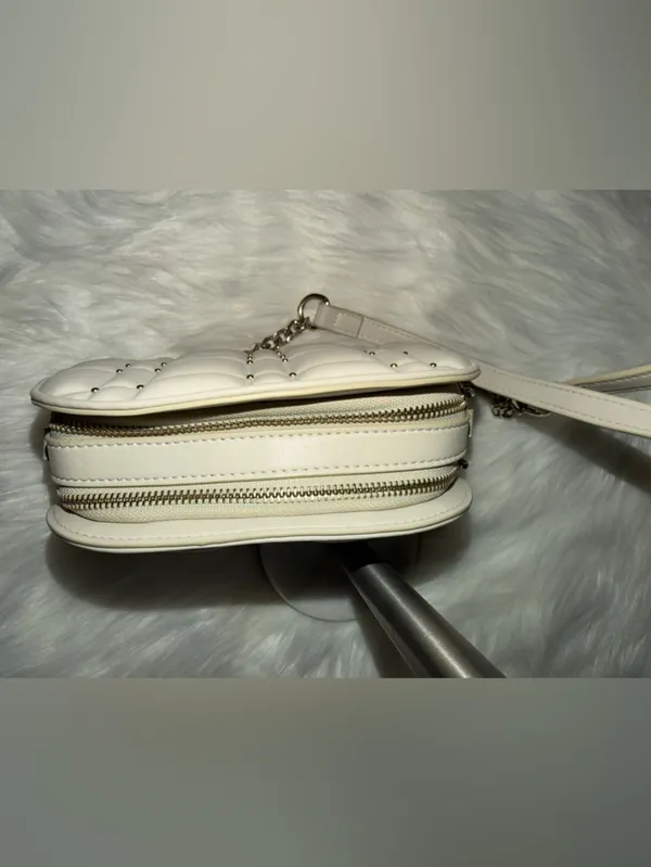 ZARA Cream Quilted Crossbody with Gold Studs and Chain - Image 4