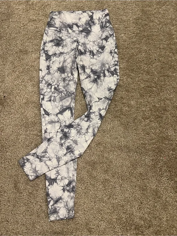 Lululemon wunder under high rise tight shibori 28” Sz 4 - Image 6