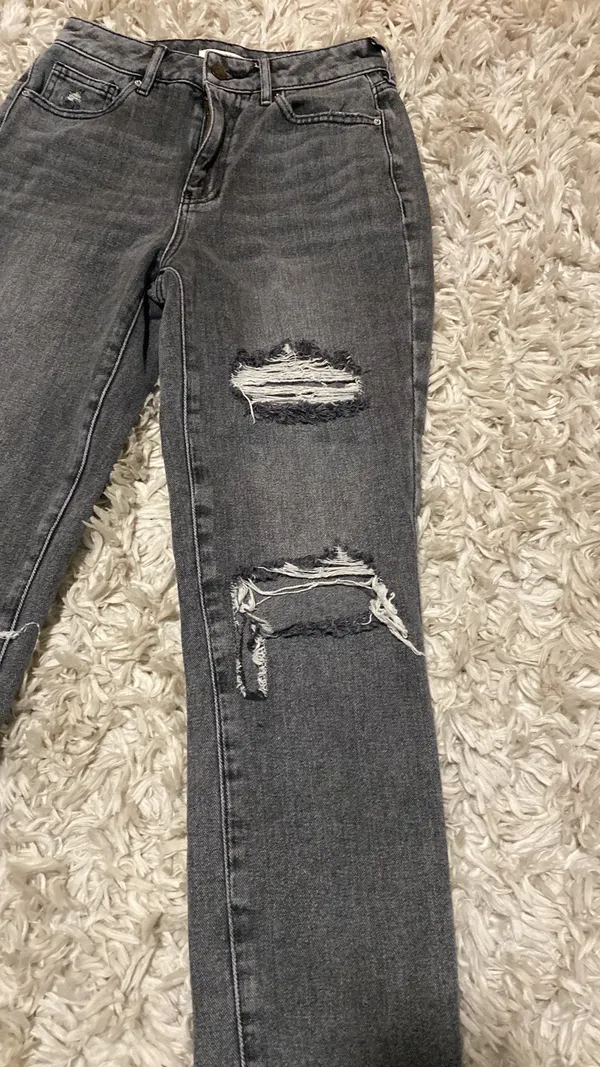 PacSun Highwaisted Mom Jeans - Image 2
