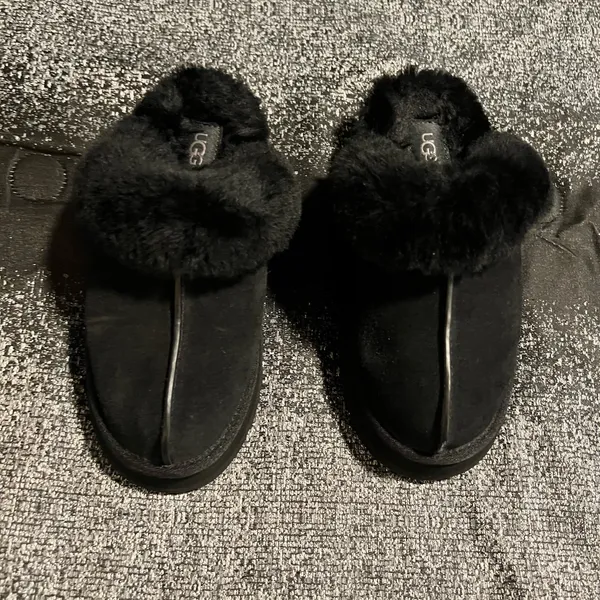 Womens sz6 UGG Disquette Platform Slippers Black Suede Shearling Fur Slides - Image 2