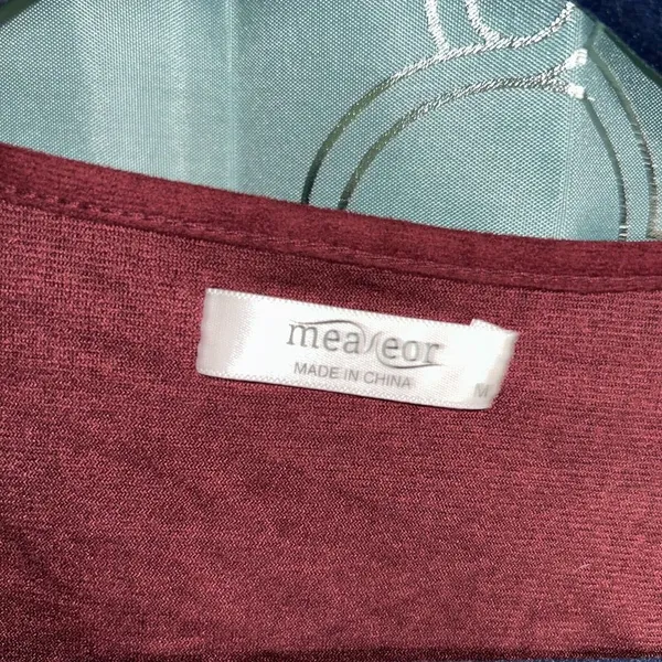 Meaveor Faux Suede Fringe Short Vest. EUC. Size Medium. Burgundy - Image 4