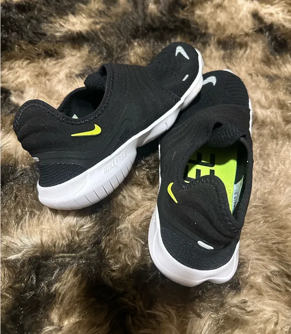 Nike Women’s Free RN Flyknit 3.0 Black Volt - Image 6