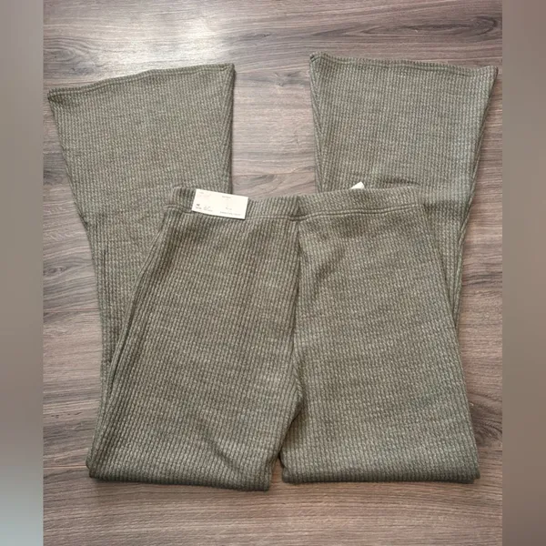American Eagle flare knit pants - Image 3