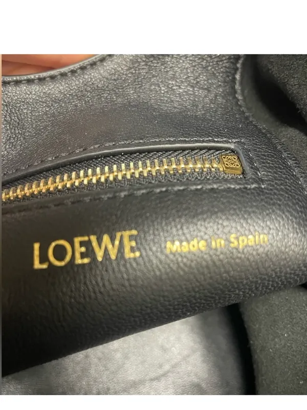 Loewe Small Squeeze bag in mellow nappa black lambskin - Image 10