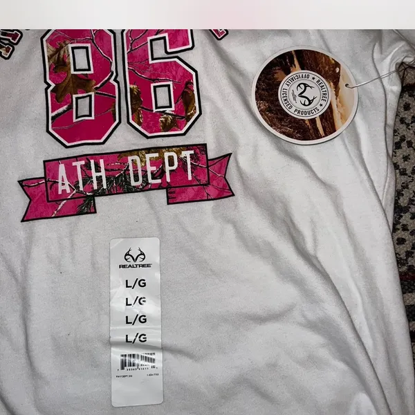 Realtree Gray and Pink Athletic T-Shirt - Image 3