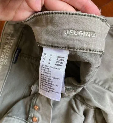 American Eagle Skinnies - Image 3