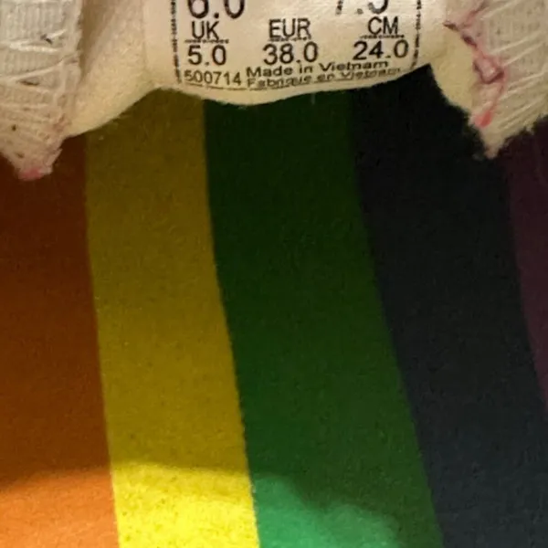 Vans Classic Slip On Size 6 Mems 7 Women Rainbow Foxing Pride White Rainbow - Image 4