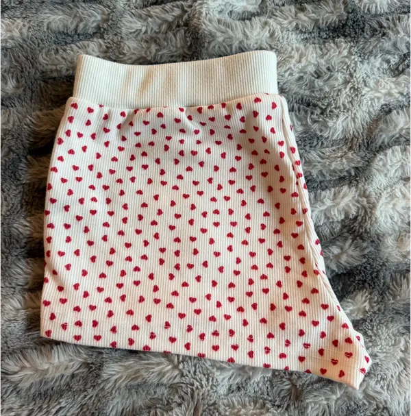 Shein Sleep Shorts White with Red Hearts M - Image 2