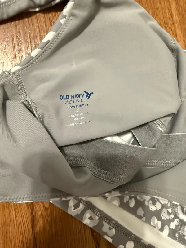 Old Navy Top - Image 3