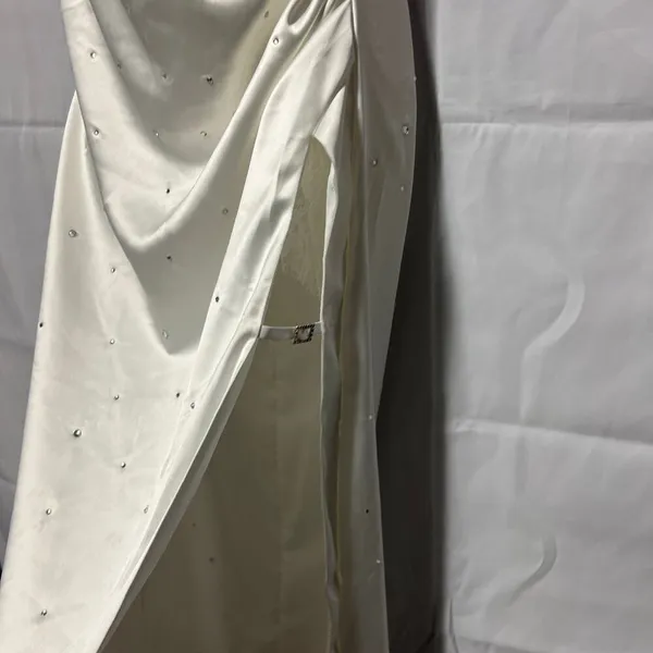 Women's Rhinestone Cream Lace Halter Maxi Dress Size Small - Image 11