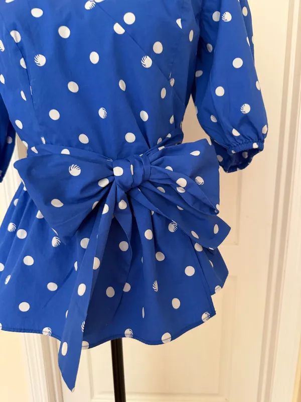 Lilly Pulitzer Kara Cotton Wrap Blue Polka Dot Top Puff sleeve, Sz 8 - Image 4