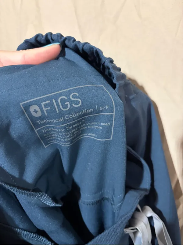 Figs evens scrub pants - Image 4