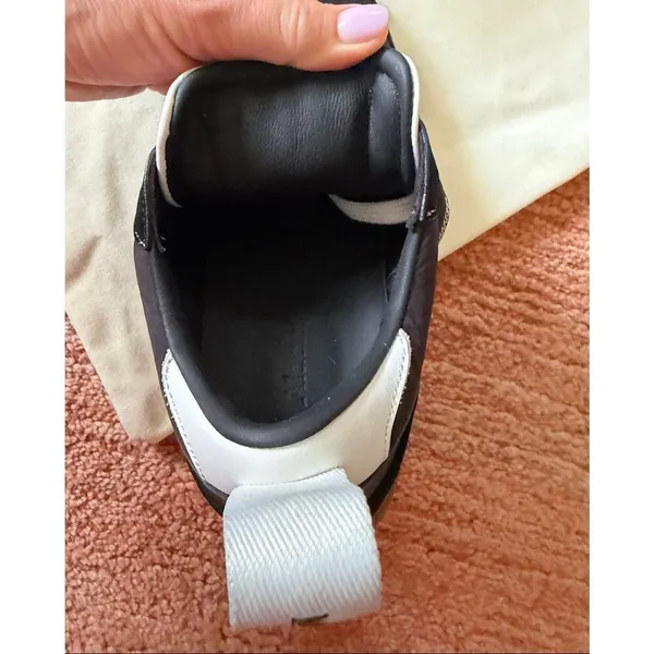 Black Low Top Sneakers Contrast Stitch Gum Sole EU 37 - Image 6