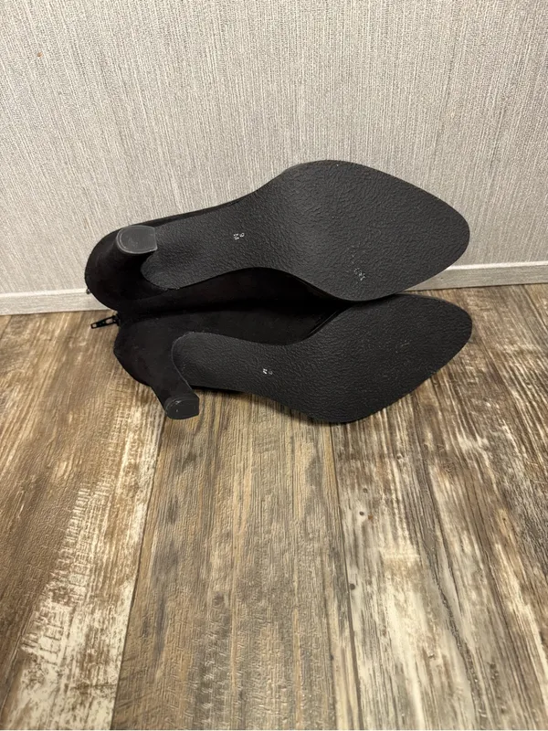 Black High Heel Ankle Bootie Size 9 - Image 9