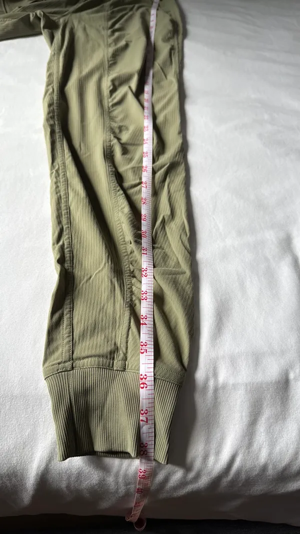 Lululemon yoga pants - Image 6