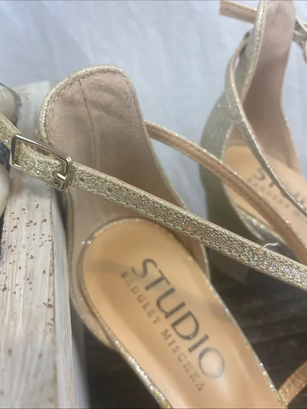 Badgley Mischka Studio Silver Sequin Strappy Heel Shoes 8.5 - Image 6