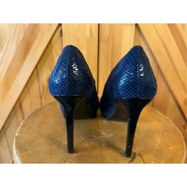White House Black Market Bailey Blue Heels Size 6M - Image 4