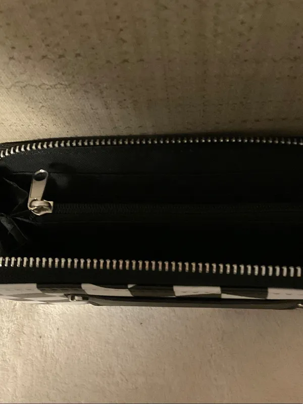 No Boundaries Black & White Wavy Checkerboard Zip Wallet - Image 3