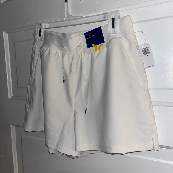 High-Waisted PowerSoft Shorts - Image 4