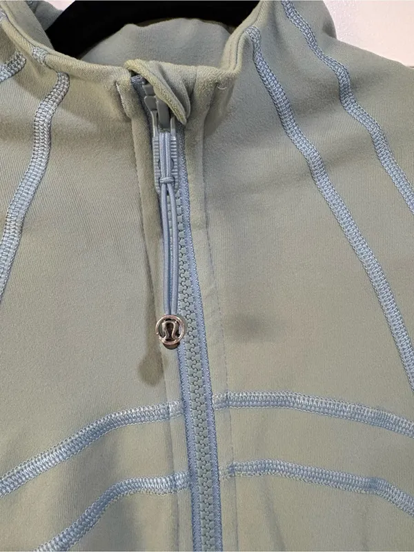 Lululemon Define Jacket in Hazy Jade Size 10 - Image 3