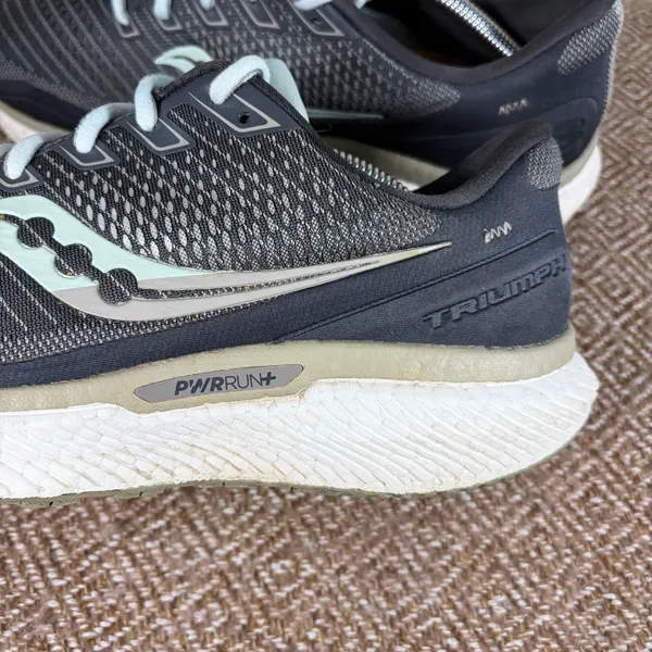 Saucony Triump 18 Running Athletic Lace Up Shoes Sz 9W Outdoor Running Gym - Image 6