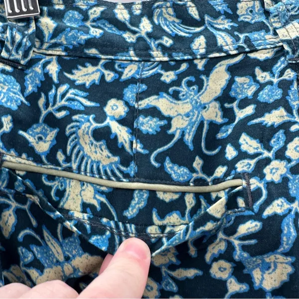 Free People Blue & Cream Floral Print‎ Cropped Mid Rise Pants Sz 0 NEW - Image 6