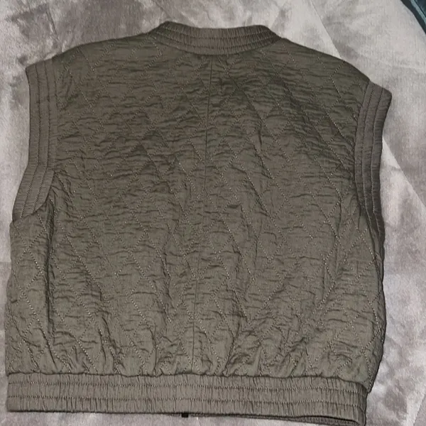 Green vest - Image 2