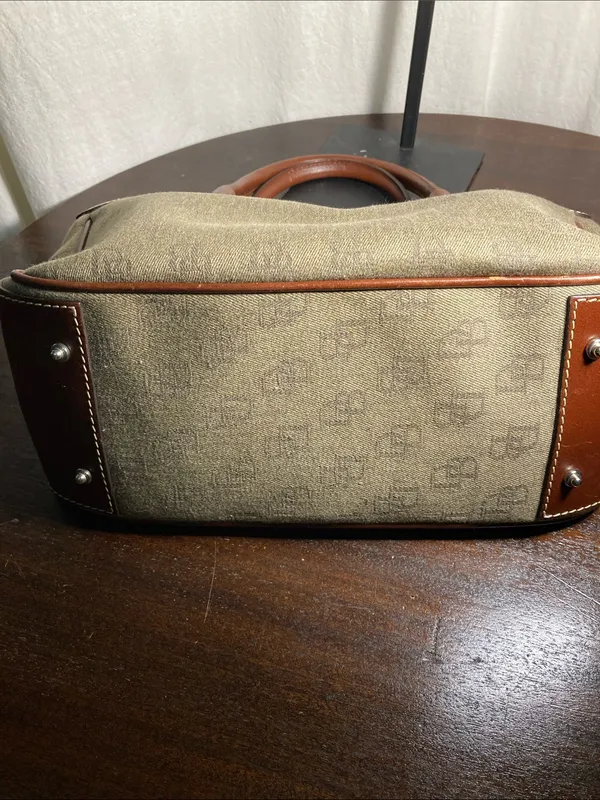 Vintage Dooney & Bourke Tan and Brown Signature Tote - Image 3