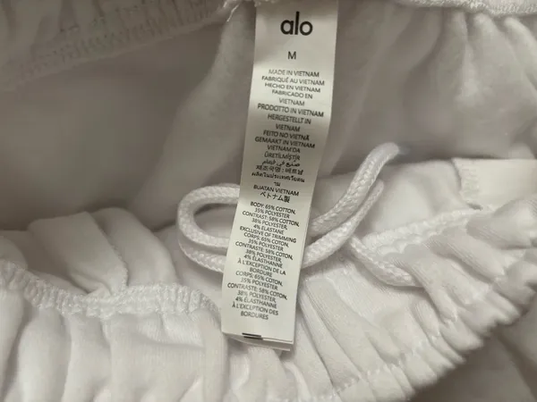 🤍✨Cropped Accolade Crewneck & Shorts Set – White (Size M) - Image 5