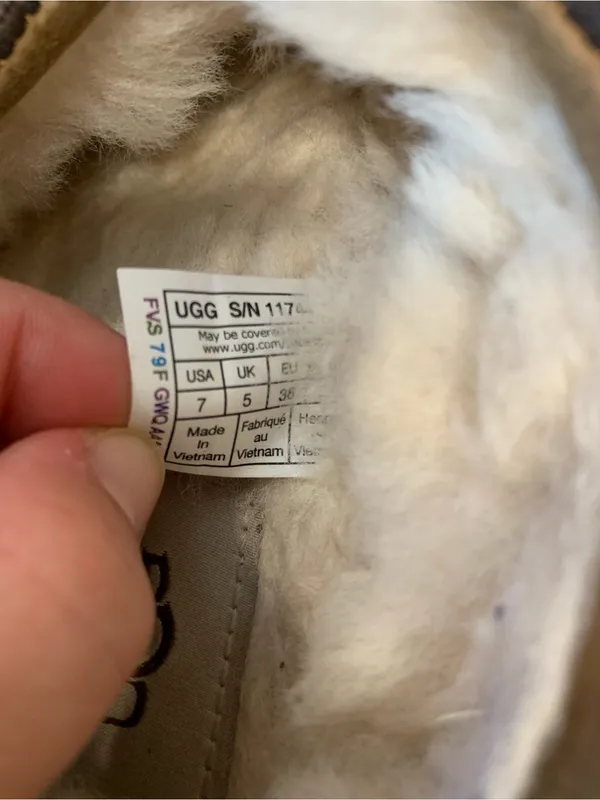 UGG Tazman Slippers - Size 7 - Image 6