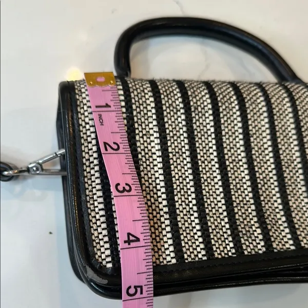 Zara Crossbody Bag Black and Cream Elegant Design - Image 11