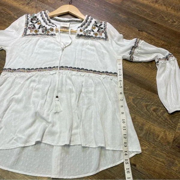 Knox Rose White Embroidered Blouse Tassels Sz Medium Boho Peasant Hippie Artsy - Image 4