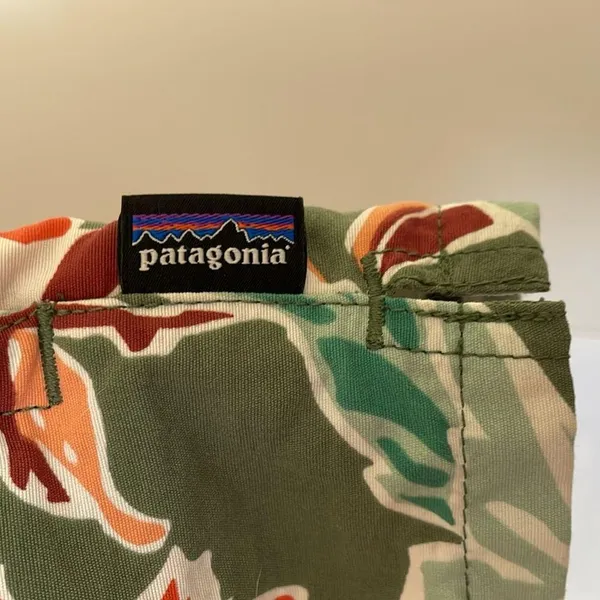 Patagonia Barely Baggies 2.5” Floral Small - Image 5