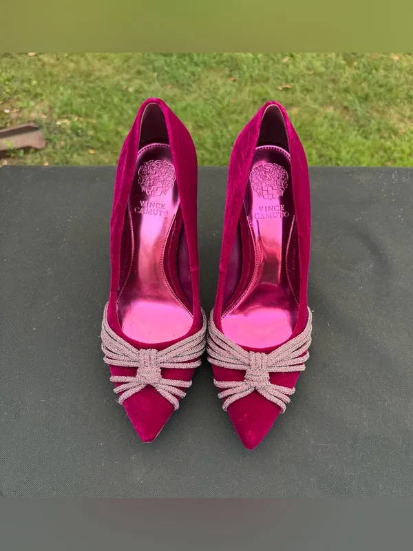 Vince Camuto Faine Magenta Velvet Rhinestone Bow Pointed Toe Pumps Heels Shoes 8 - Image 2