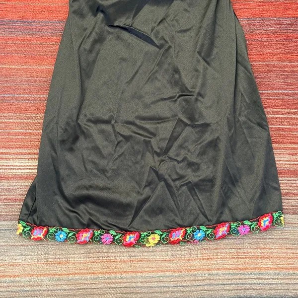 Vintage Victorias secret black embroidered floral and lace slip - Image 7