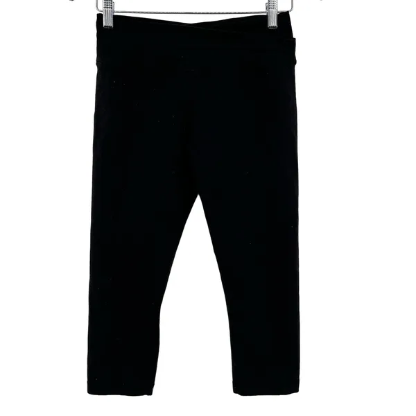 Lululemon black basic cropped leggings pants athleisure gym neutral chic size 6 - Image 2