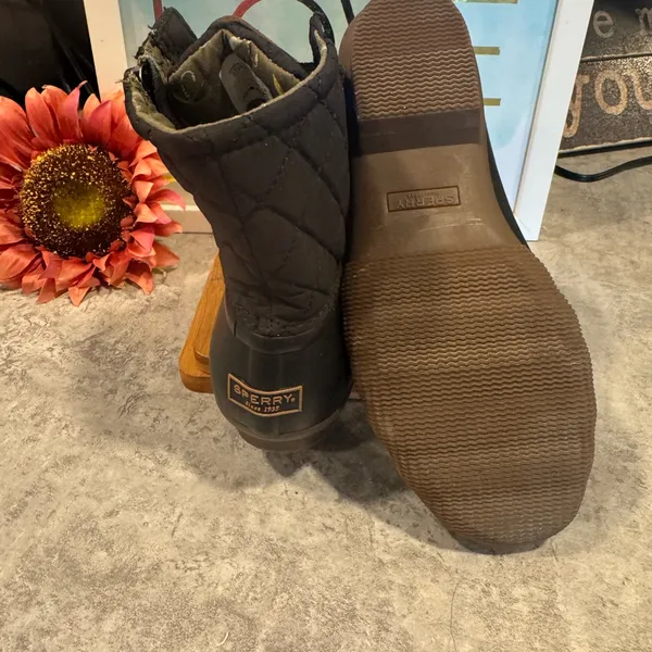 Sperry Women's Saltwater Quilted Nylon Duck Boot STS94063 Black Size 7.5 - Image 5