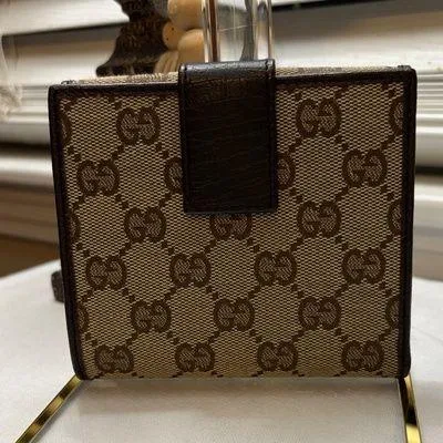 Gucci Tan Monogram Wallet with Bamboo Detail - Image 2