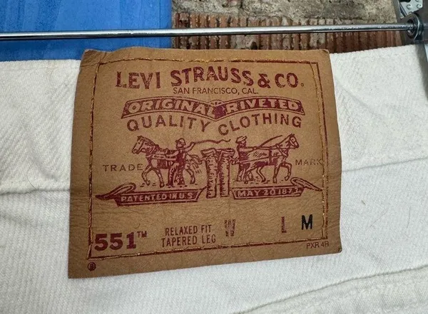 1996 Vintage Levi’s 551 Relaxed Fit Jeans - Image 4