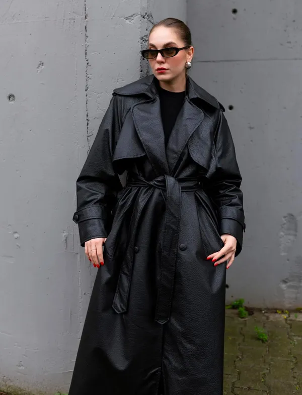 Women’s black trench coat - Image 2