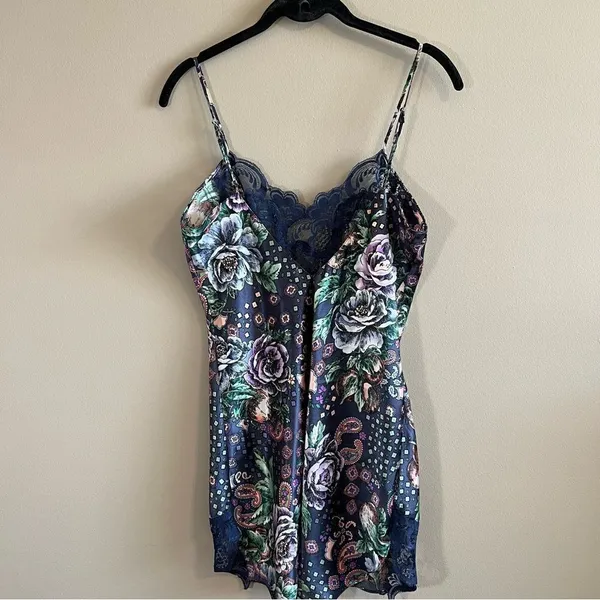✨ Vintage Gold Label Victoria’s‎ Secret Blue Lace Floral Satin Slip Small - Image 5