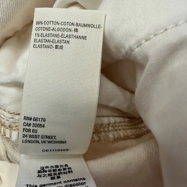 We The Free People NWT CRVY ivory raw hem cropped button fly denim size 33, 17” - Image 10