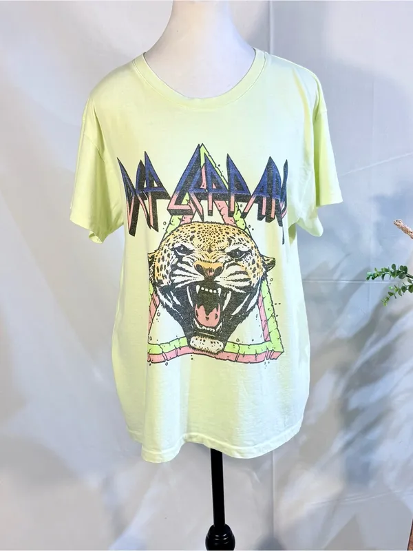 DAYDREAMER Def Leppard Rock Till You Drop Tour ’83 Graphic Band Tee Sz M🧡 - Image 3